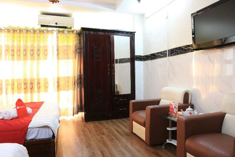 Reddoorz @ Cong Hoa Street Khách sạn