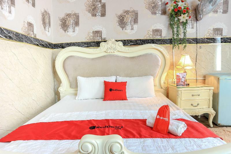 Khách sạn Reddoorz @ Cong Hoa Street TP. Hồ Chí Minh