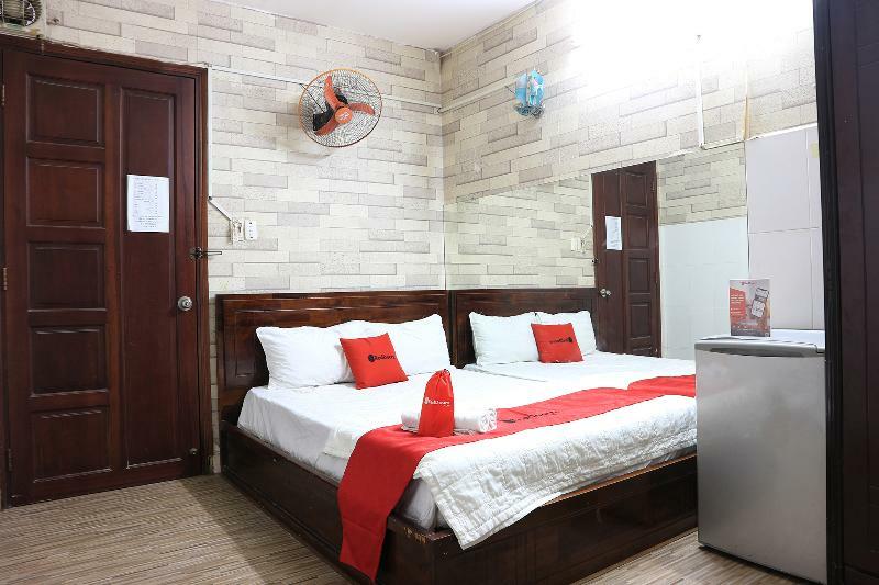 Reddoorz @ Cong Hoa Street Khách sạn